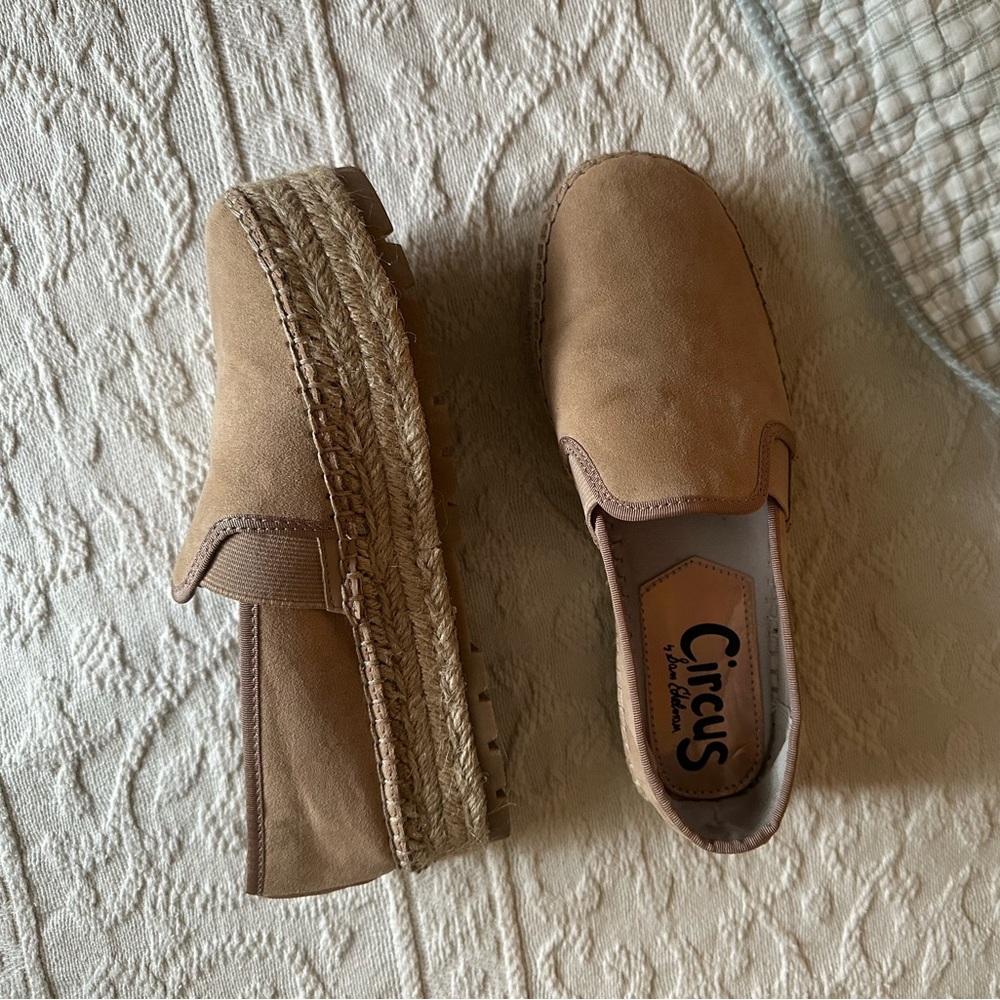 Circus by Sam Edelman Beige Christina Slip-On Platform Loafers